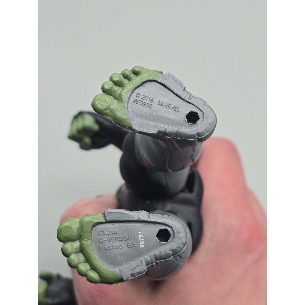 Marvel Avengers Endgame Team Suit Hulk Deluxe 6" Hasbro Action Figure - Picture 5 of 6